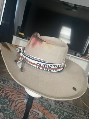 Customized Western Felt Cowboy Hat in Beige